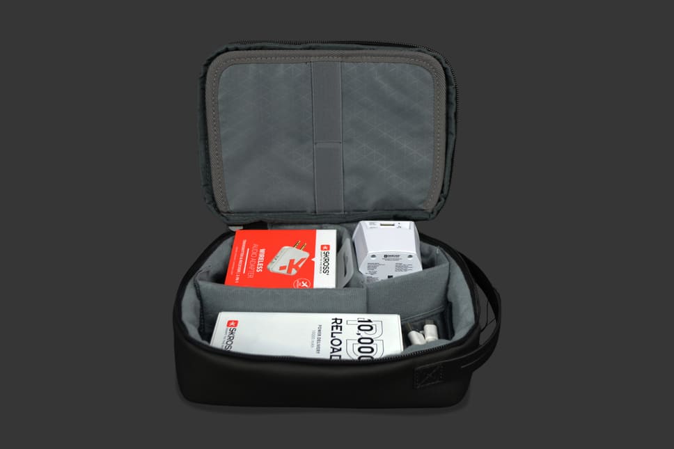 SKROSS - Gift Set of Powerbank, Travel Adapter & Charging Cable