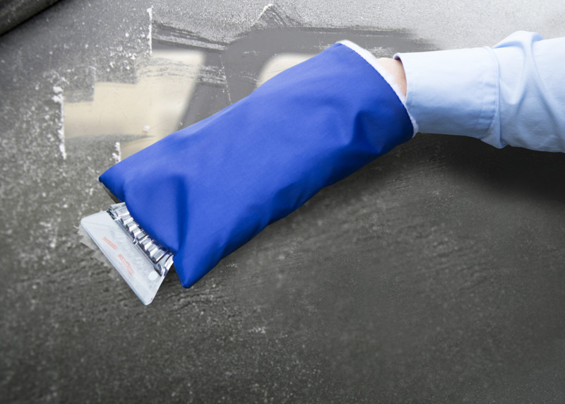 Colt ice scraper with glove - Image 3