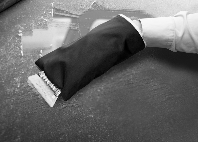 Colt ice scraper with glove - Image 8