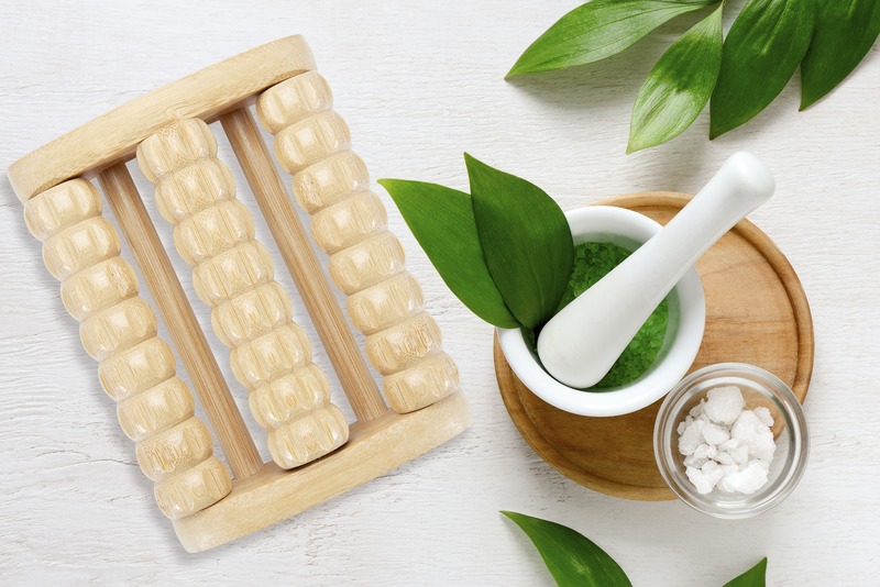 Venis bamboo foot massager - Image 5