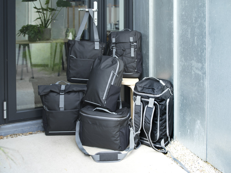 Aqua 20-can GRS recycled water resistant cooler bag 22L - Image 7