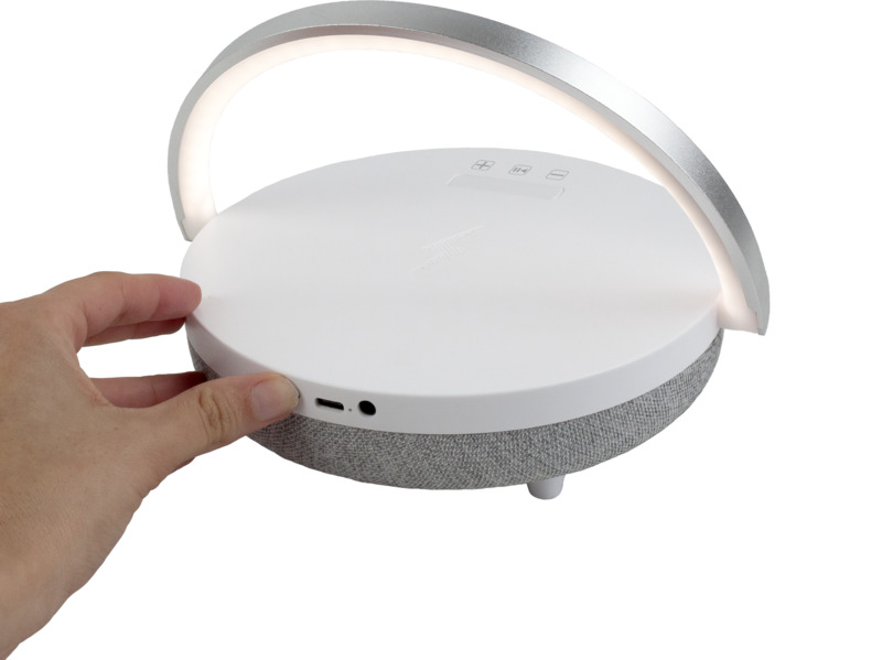 Prixton 4-in-1 10W Bluetooth® speaker with LED light and wireless charging base - Image 4