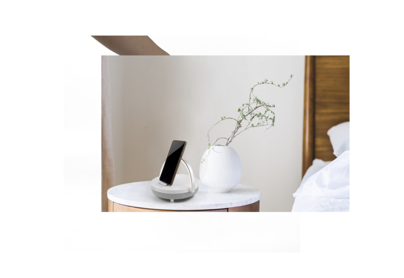 Prixton 4-in-1 10W Bluetooth® speaker with LED light and wireless charging base - Image 6