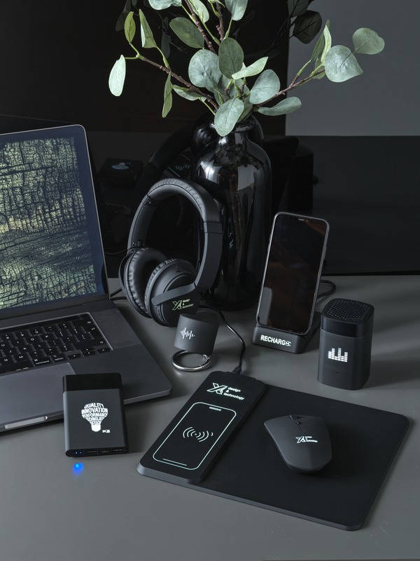 SCX.design P20 5000 mAh light-up power bank - Image 6