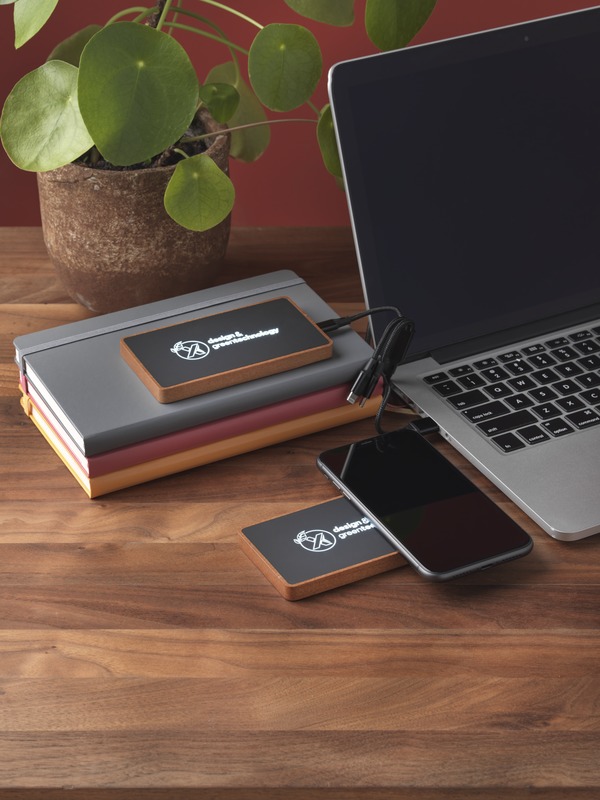 SCX.design P35 5.000 mAh wooden powerbank - Image 5