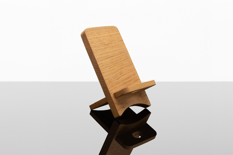 SCX.design O27 wooden phone stand - Image 4