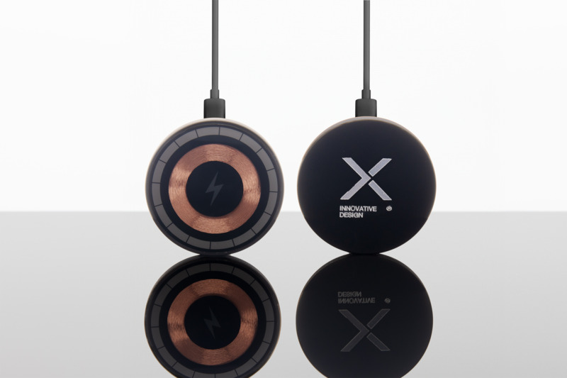 SCX.design W37 15W extra slim recycled aluminium wireless charging pad - Image 5
